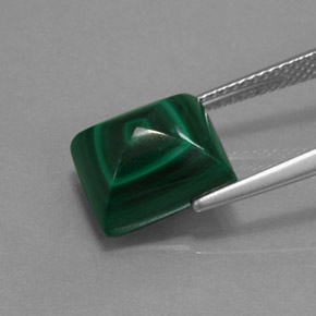 8.63克拉天然孔雀石，狭长方形，不透明