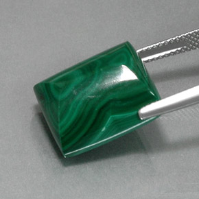 22.88克拉天然绿色孔雀石，长方形切工，16.2×13.4毫米，不透明