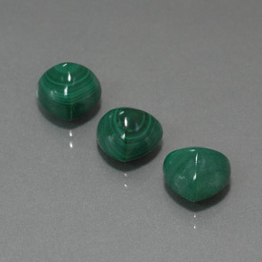 克拉天然孔雀石，胖三角形，不透明