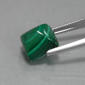 9.05克拉天然绿色孔雀石，长方形切工，10.3×8.9毫米，不透明