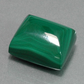 21.25克拉天然绿色孔雀石，长方形切工，14.4×12.3毫米，不透明