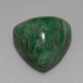 13.35克拉天然绿色抹西西玉，三角形，14.5×14.1毫米，不透明