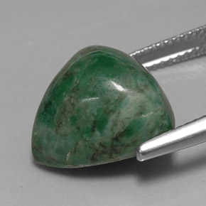 13.35克拉天然绿色抹西西玉，三角形，14.5×14.1毫米，不透明