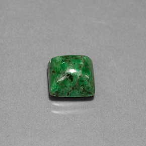 3.10克拉天然绿色抹西西玉，方形，7.9×7.8毫米，不透明