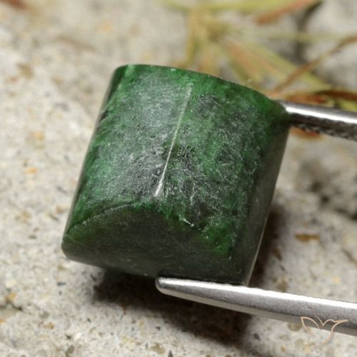 9.77ct 天然 暗绿色 莫坐坐, 狭长方形, 不透明