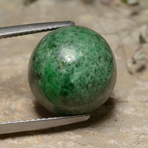 16.40ct 天然 淡松绿色 莫坐坐, 圆形的, 不透明