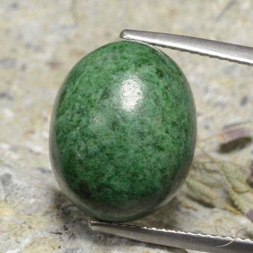 18.72ct 天然 淡松绿色 莫坐坐, 椭圆形, 不透明