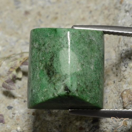 18.97ct 天然 中绿色 莫坐坐, 狭长方形, 不透明