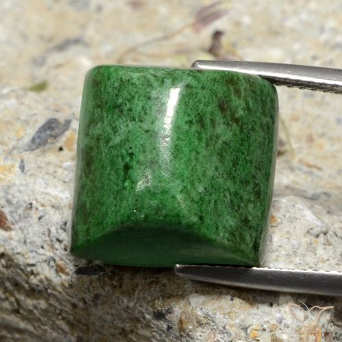 23.44ct 天然 暗绿色 莫坐坐, 正方形, 不透明