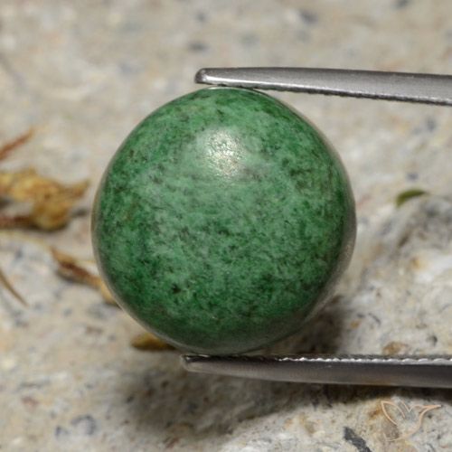 15.52ct 天然 淡松绿色 莫坐坐, 圆形的, 不透明