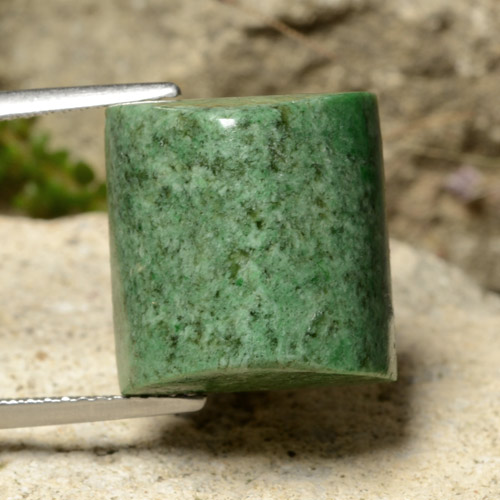 16.76克拉天然抹西西玉，长方形切工，不透明