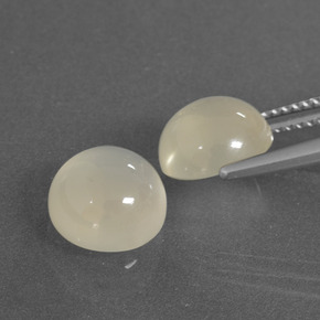 6.09克拉天然月长石，圆形切割，半透明