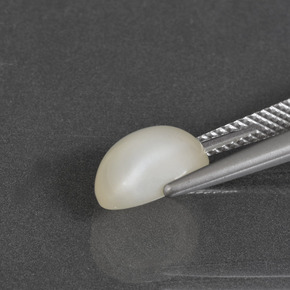 2.82克拉天然月长石，椭圆形切割，半透明