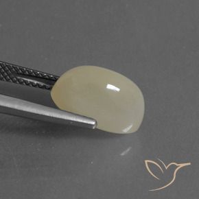 3.82克拉天然月长石，椭圆形，半透明