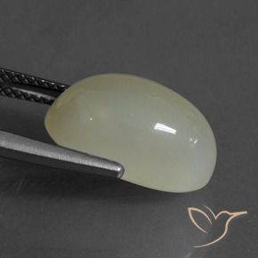7.00克拉天然月长石，椭圆形，半透明