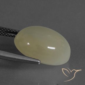 8.99克拉天然月长石，椭圆形，半透明