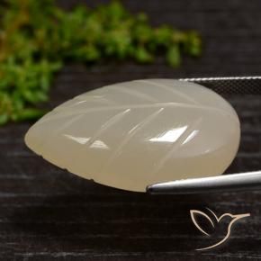 31.11克拉天然月光石，异形，半透明