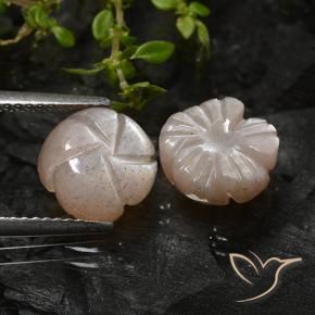 5.08克拉天然月长石，花形切割，半透明