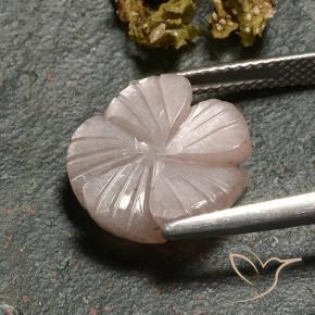 6.77克拉天然月长石，花形切割，半透明