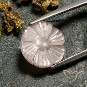 4.86克拉天然月长石，花形切割，半透明