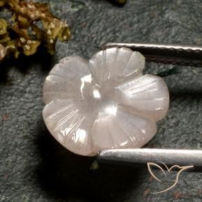 3.77克拉天然月长石，花形切割，半透明