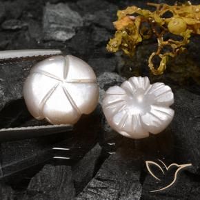 6.16克拉天然月长石，花形切割，半透明