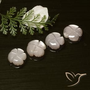 8.18克拉天然月长石，花形切割，半透明