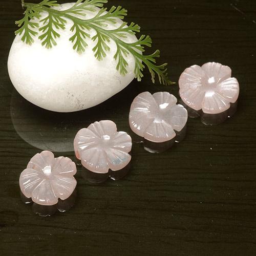 7.89克拉天然月长石，花形切割，半透明