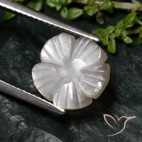 2.76克拉天然月长石，花形切割，半透明