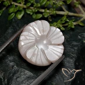 8.04克拉天然月长石，花形切割，半透明