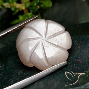 7.28克拉天然月长石，花形切割，半透明