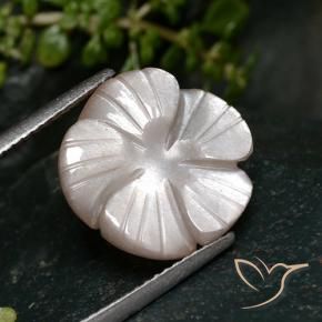 7.24克拉天然月长石，花形切割，半透明