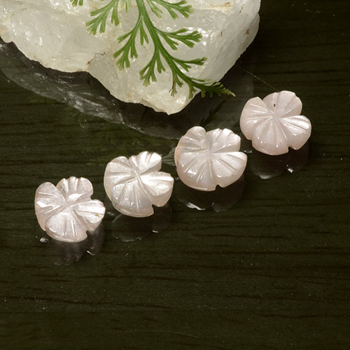 5.06克拉天然月长石，花形切割，半透明