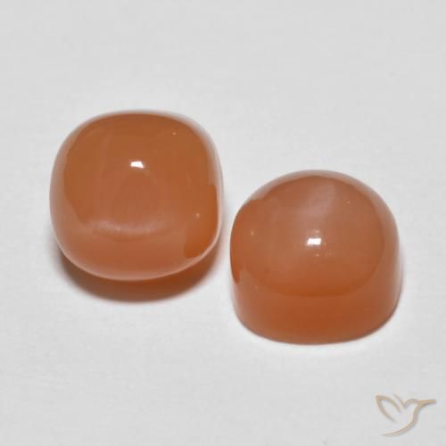 2.74克拉天然月长石，软垫，不透明
