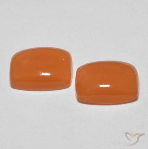 2.60克拉天然月长石，软垫，半透明