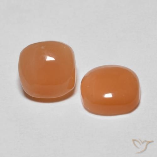 1.58克拉天然月长石，软垫，半透明