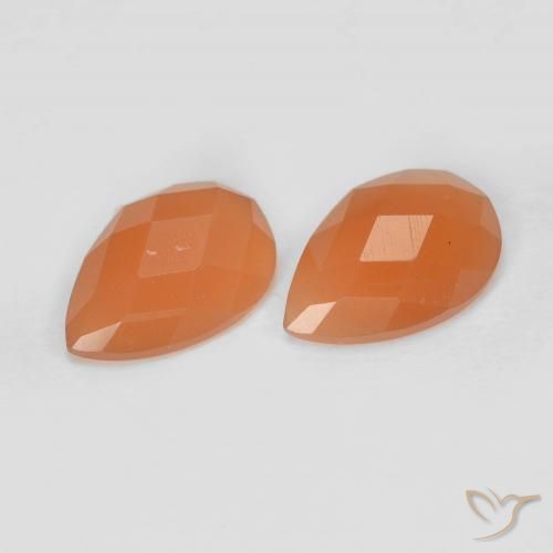 1.90克拉天然月长石，梨形，半透明