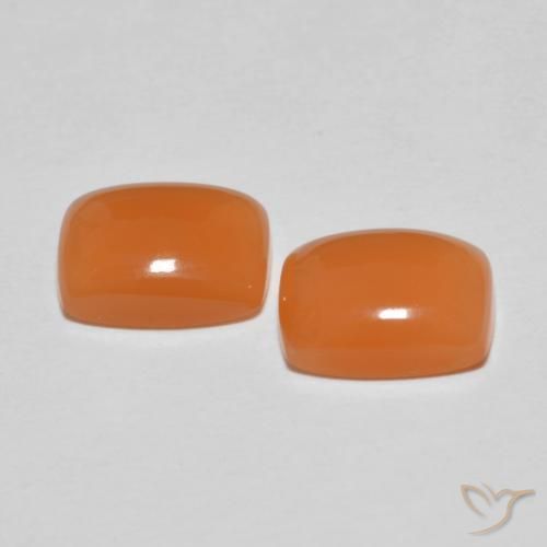 2.77克拉天然月长石，软垫，半透明