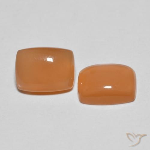 2.68ctw 天然 Medium Light-Orange 月长石, 软垫, 半透明