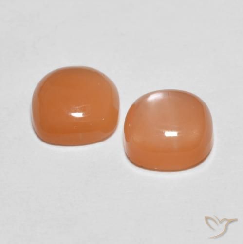 2.78克拉天然月长石，软垫，半透明