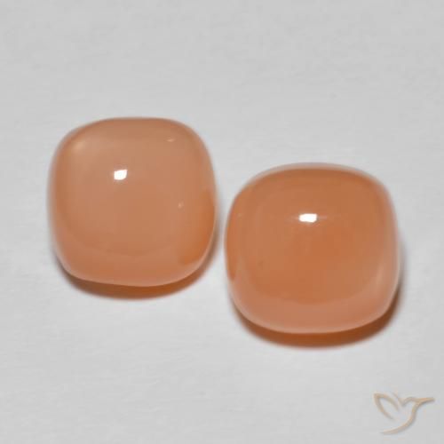 4.98克拉天然月长石，软垫，半透明