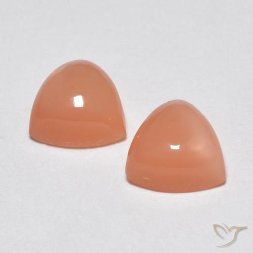 1.98克拉天然月长石，胖三角形，半透明