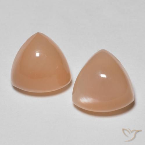 4.18ctw 天然 Medium Dark-Orange 月长石, 胖三角形, 半透明
