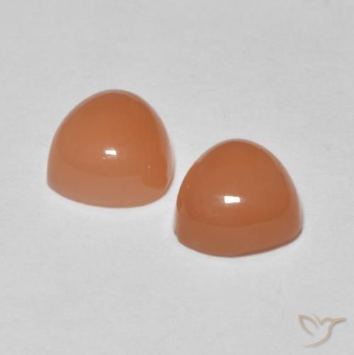 1.76克拉天然月长石，胖三角形，半透明