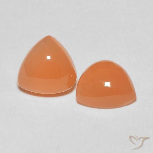 3.54天然橙色月光石，三角形，8×7.9毫米，半透明