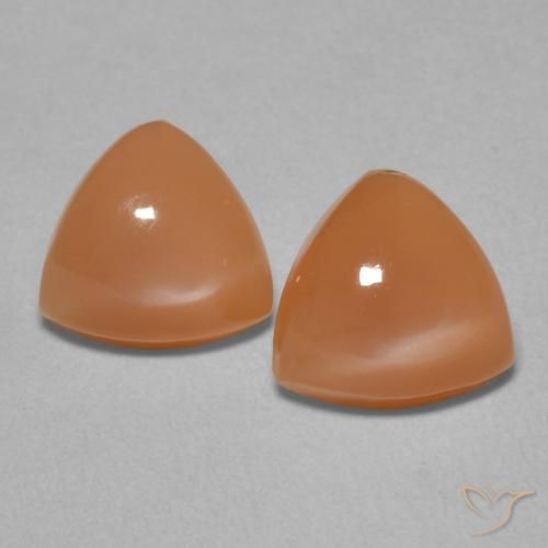 3.60ctw 天然 暖杏橙 月长石, 胖三角形, 半透明