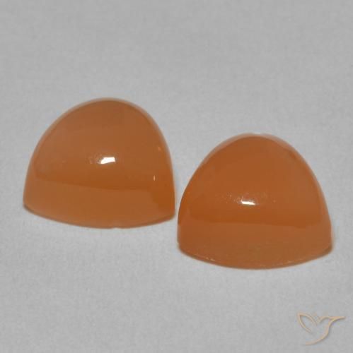 4.36克拉天然月长石，胖三角形，半透明