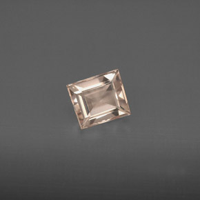 0.80克拉天然粉色摩根石，长方形切工，5.9×5.1毫米，VS