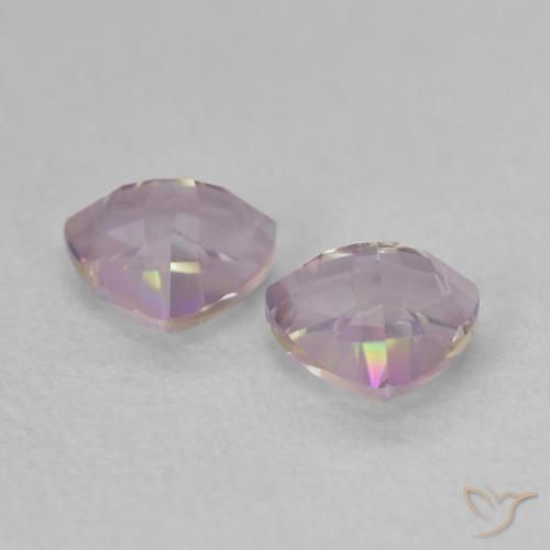 0.88天然多色镀膜石英，三角形，5.2×5.1毫米，VVS-VS
