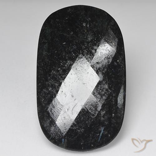 27.33克拉天然Nuummite，软垫，不透明
